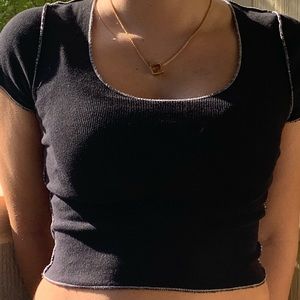 Black top w/ white rim